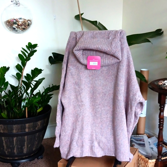 Ingrid & Isabel Sweater XXL,XL and XS New Maternity - Picture 1 of 4